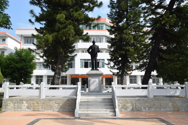 恩平市牛江镇冯如纪念中学