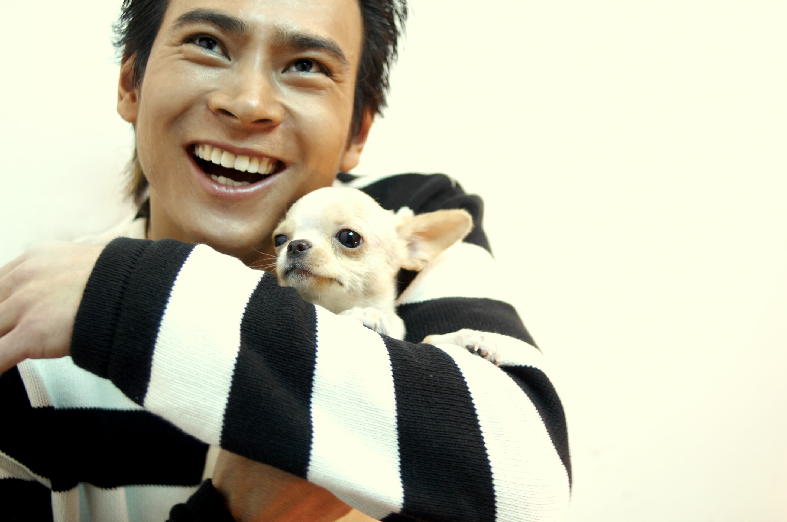  p>李炳渊,原名李渊,出生于 a target="_blank" href="/item/山东省