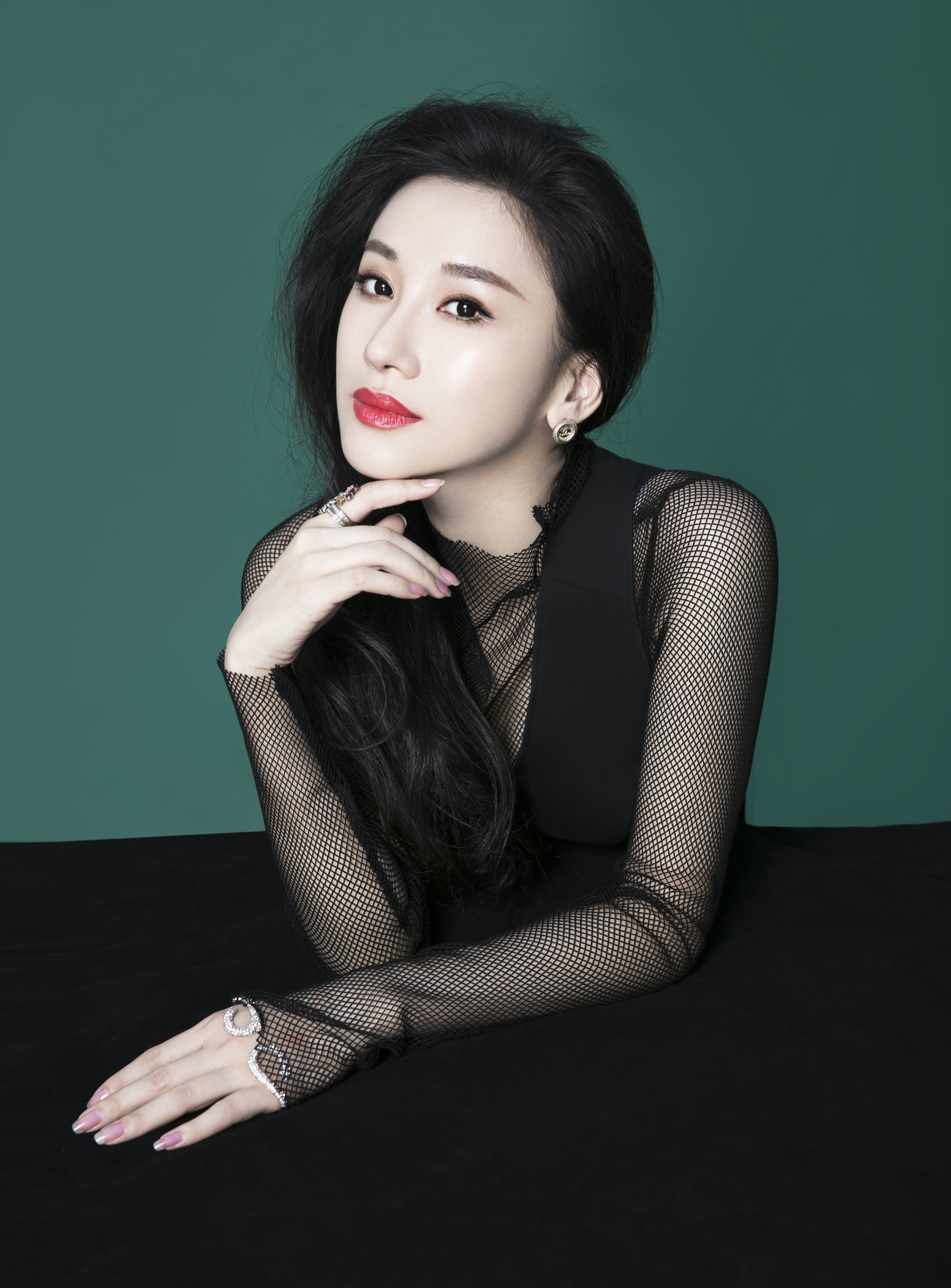 p>朱子岩,原名朱泠谛,1985年12月29日出生于贵州省贵阳市,中国内地女