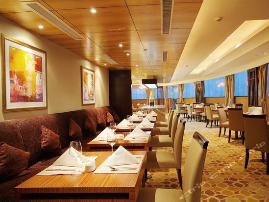  p>鹰潭华侨饭店是江西省规模最大,历史最悠久的旅游饭店.