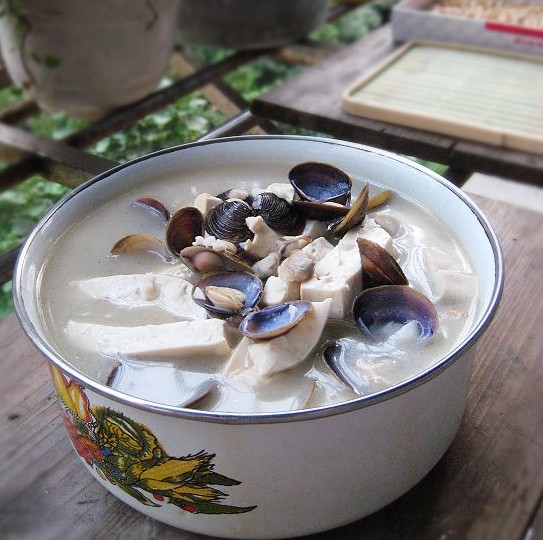 蚬子豆腐汤