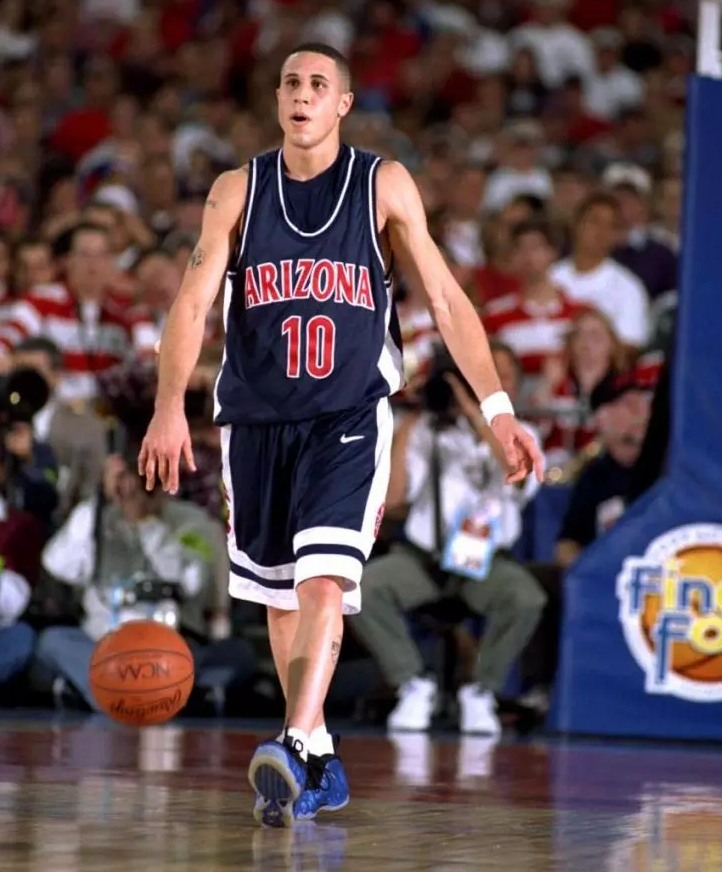  p>迈克·毕比(mike bibby),1978年5月13日出生于美国 a>新泽西州 /a>