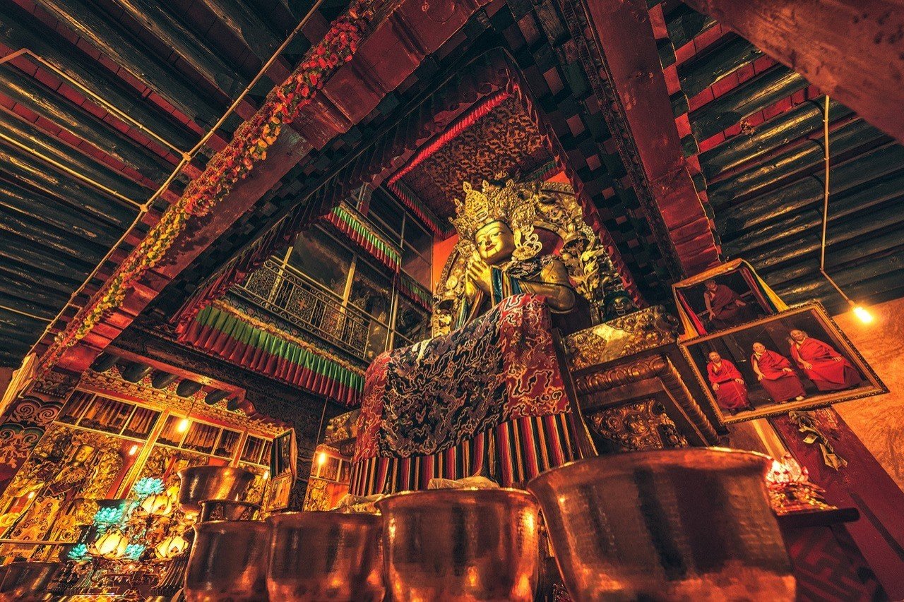 昌都强巴林寺