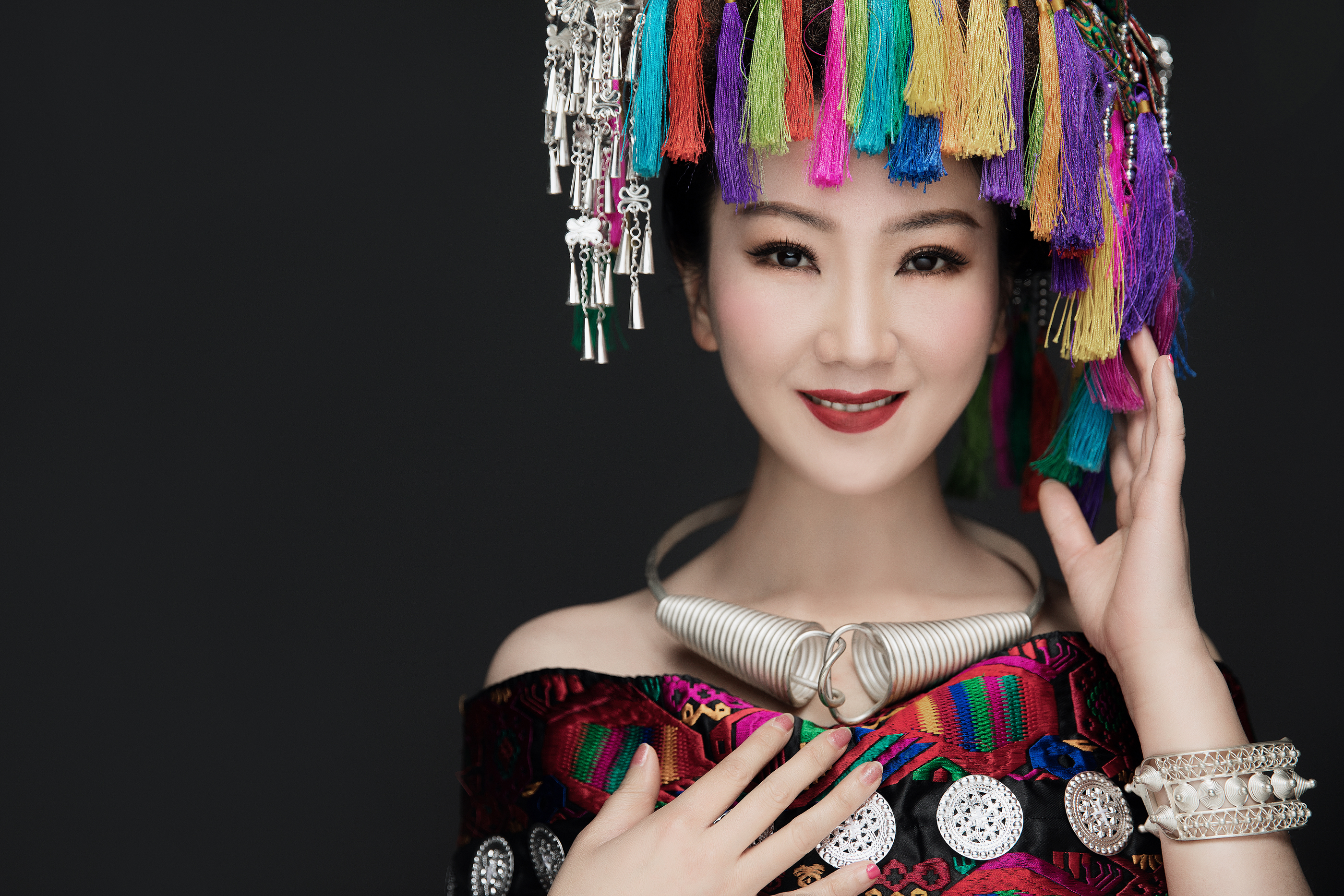 item/贵州/37015" data-lemmaid="37015">贵州 /a>黄平人,苗族女歌手