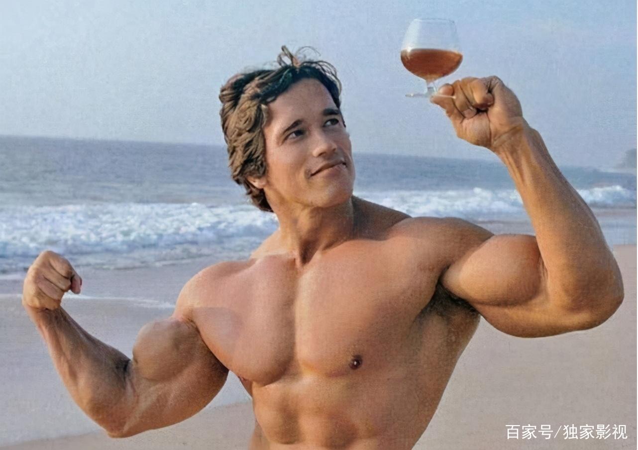 施瓦辛格73岁再做心脏手术，憔悴却不服老，去年曾抗住凶狠一脚_百科TA说