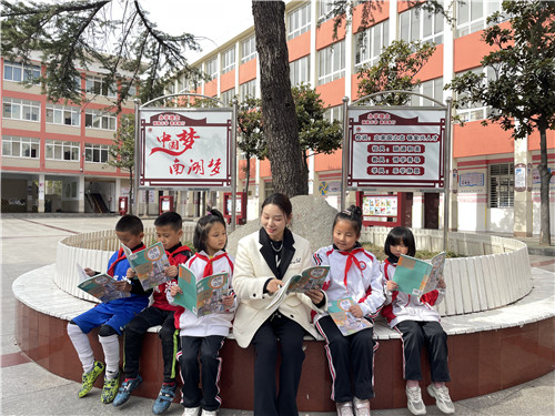 荆州市沙市区南湖路中学