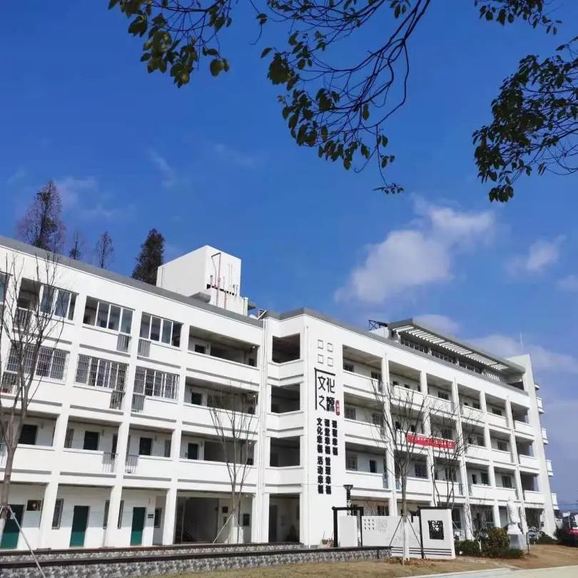  p>杜泽中学位于浙江省衢州市衢江区 a target="_blank" href="/item