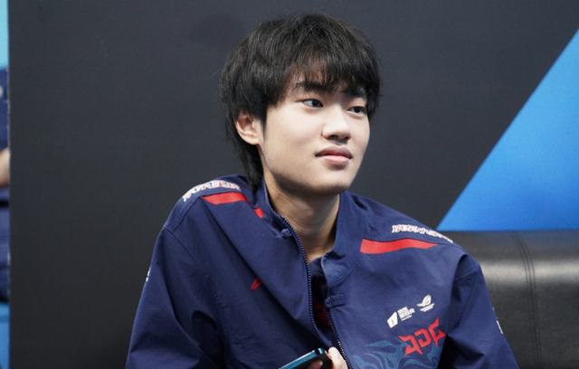 卓定(游戏id:knight),2000年5月22日出生于