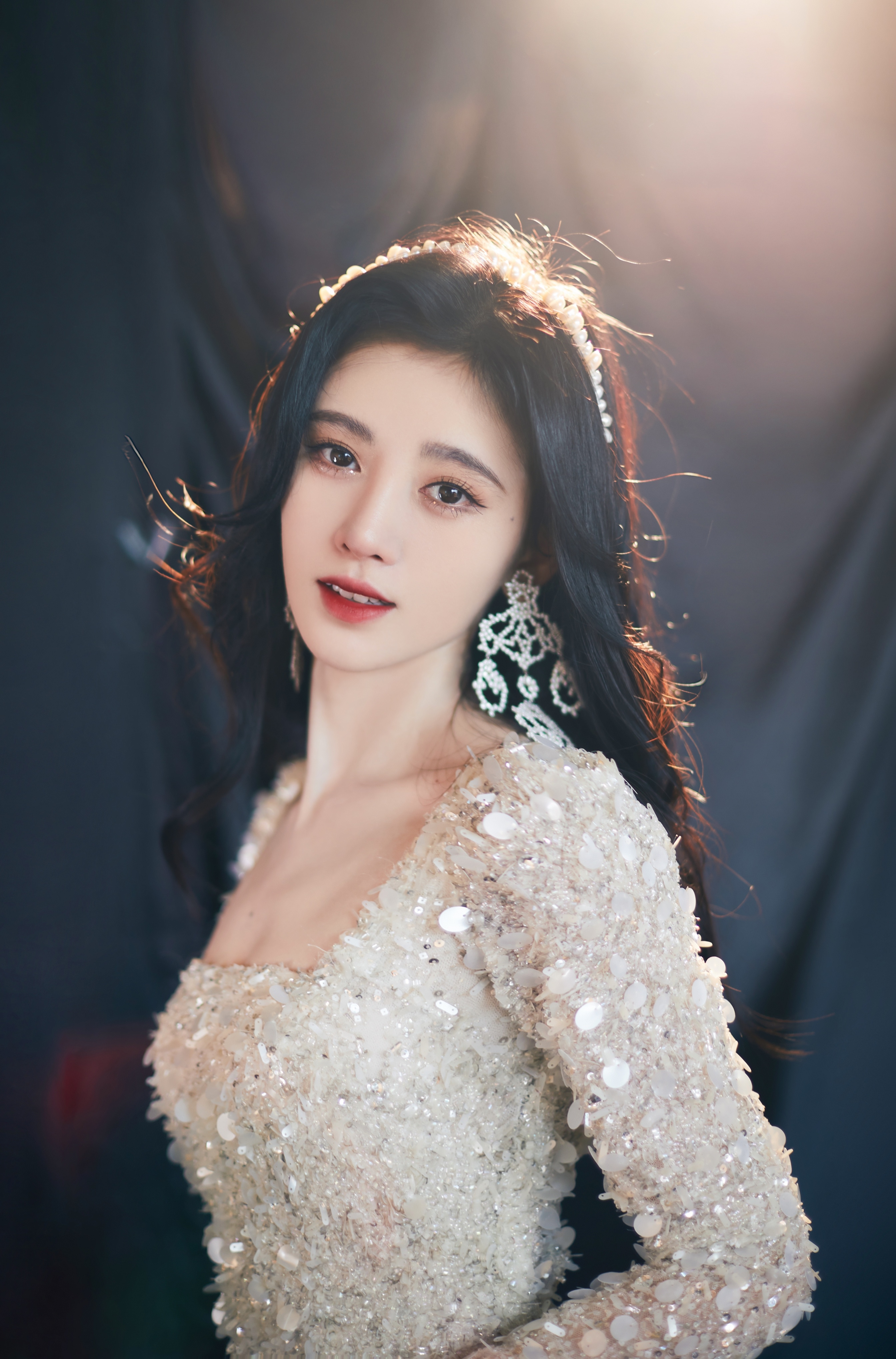  p>鞠婧祎(kiku),1994年6月18日出生于四川省遂宁市,中国内地影视女