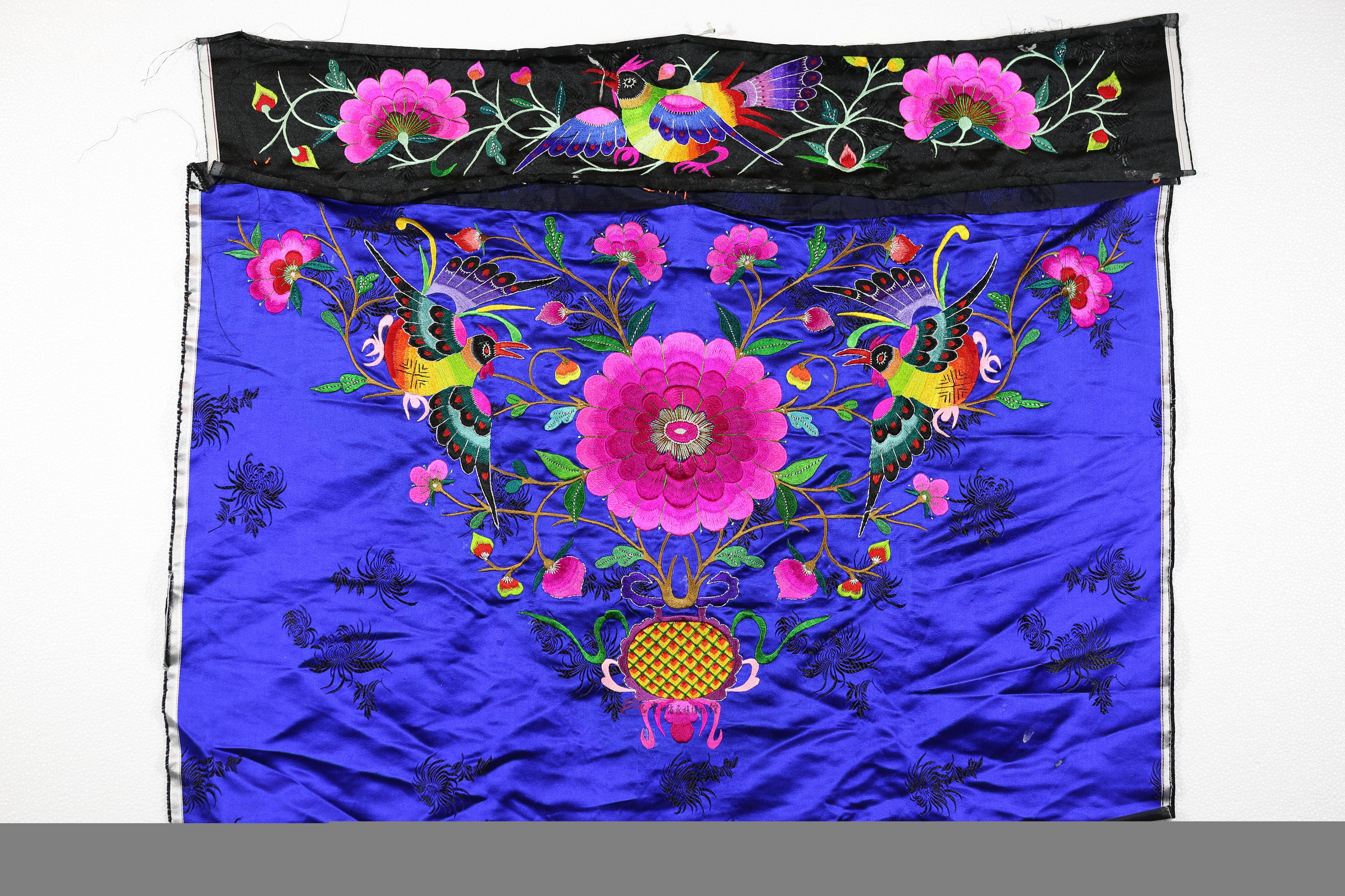 当代湖南花垣苗族平绣花鸟纹背带花