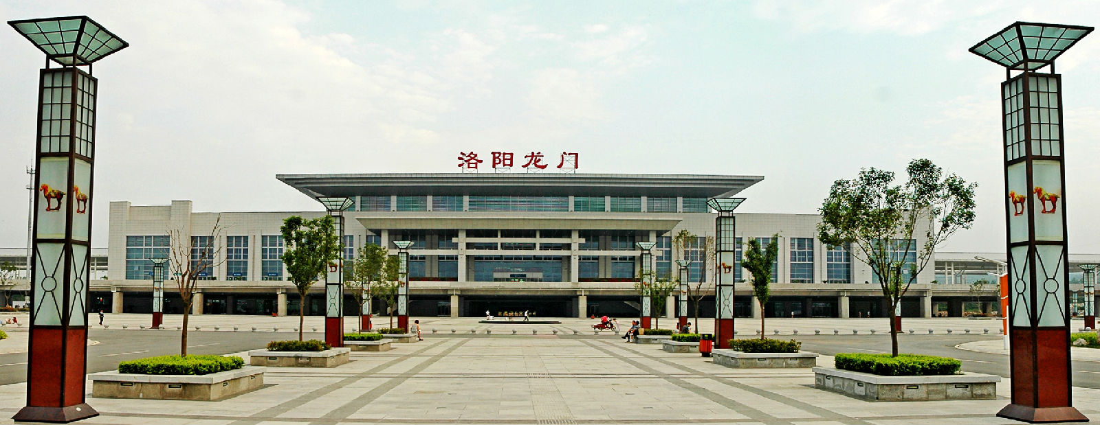 洛阳龙门站