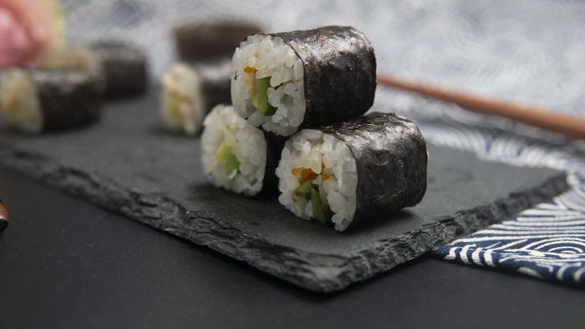 牛油果包菜寿司卷