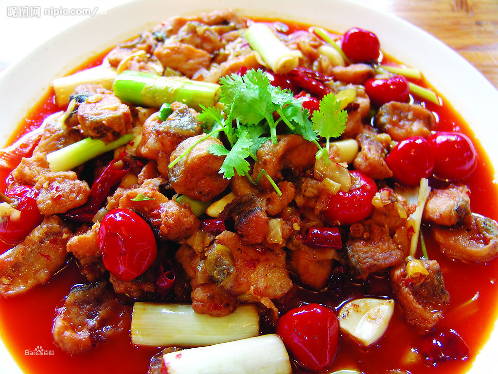  p>红烧裙边是河北唐山一道具有代表性的传统名肴.