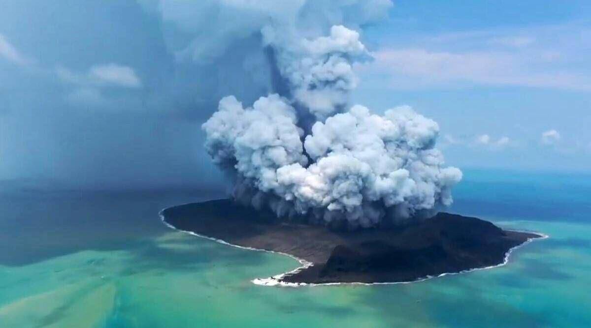 1·15汤加海底火山喷发