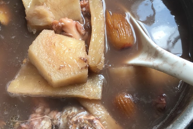 粉葛鲮鱼猪骨汤