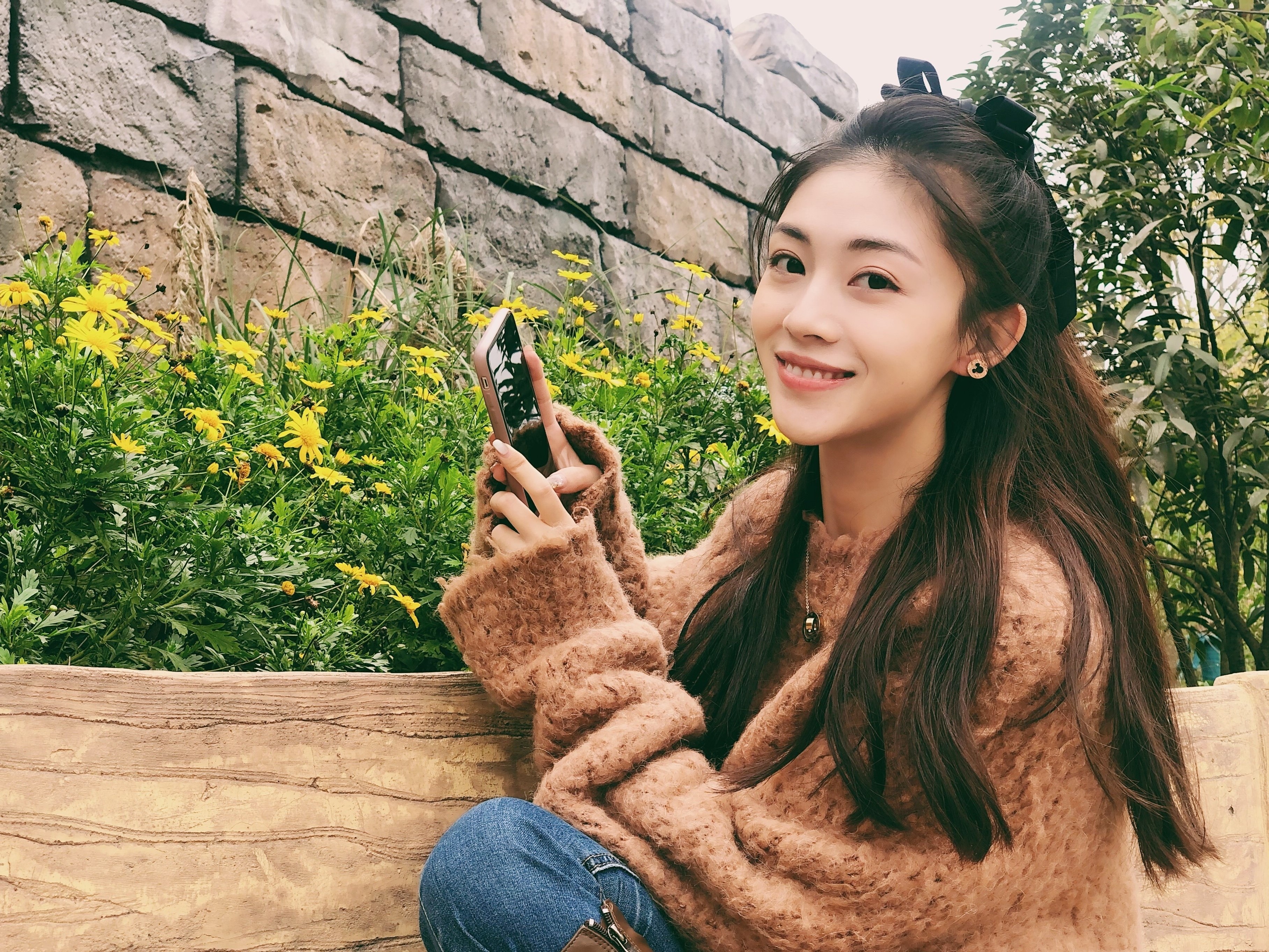  p data-id="gnbiab6de2">何雨佳,出生于四川省眉山市,中国内地女演员