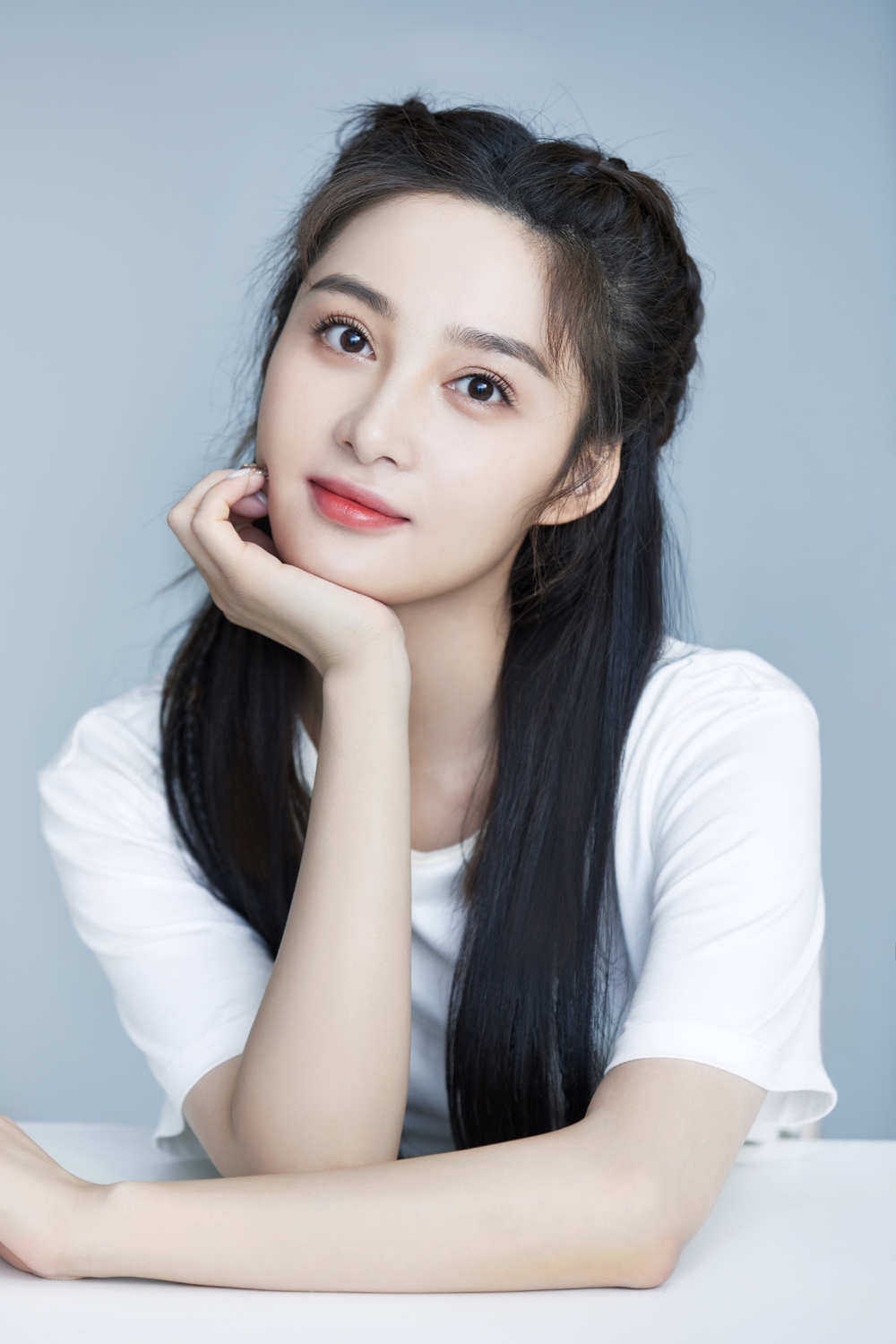  p>孙嘉璐,1996年9月19日出生于山东省烟台市,中国内地女演员,毕业于 