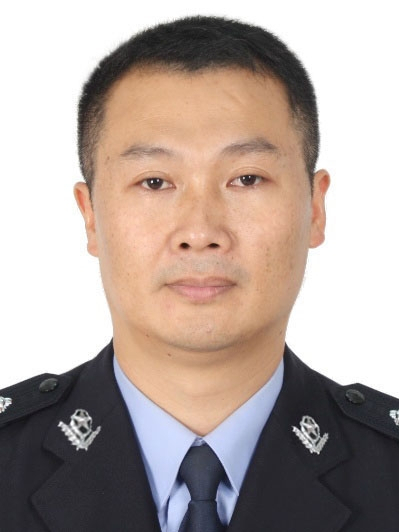  /p> p>现任温州市文成县公安局党委委员,副局长 /p>