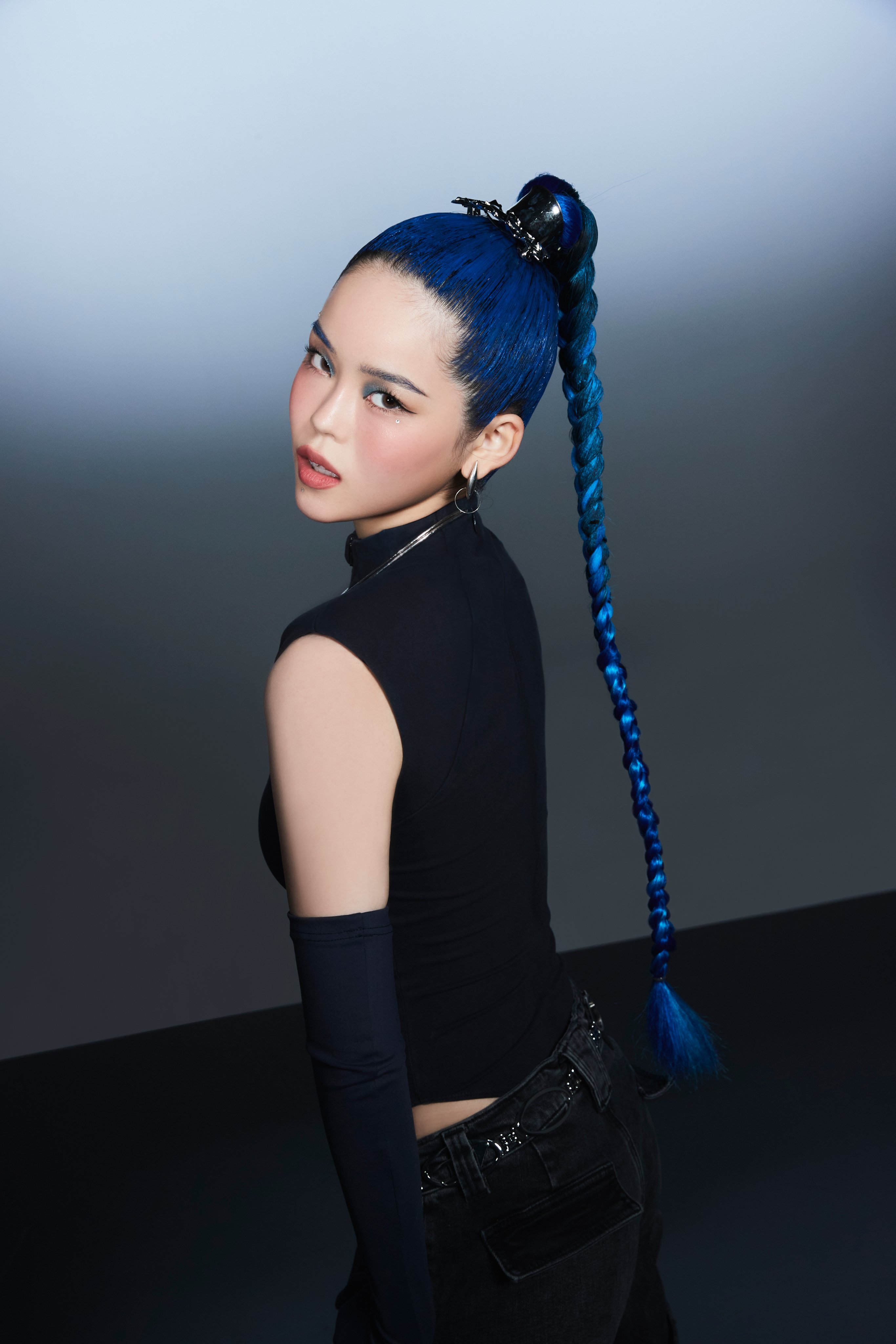 cocona,于2005年12月6日出生,日本女歌手