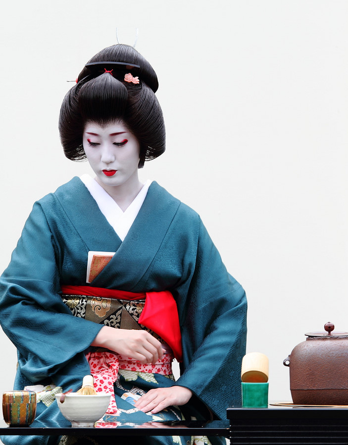  p data-id="gnsz50ymai">艺妓,是日本一种专业阶层的女性表演者.