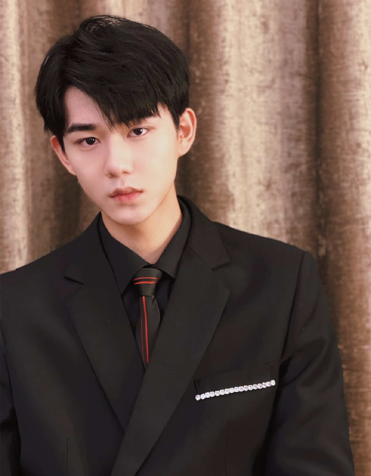  p>方晓东,2000年8月4日出生于湖北省襄阳市,毕业于武汉音乐学院音乐