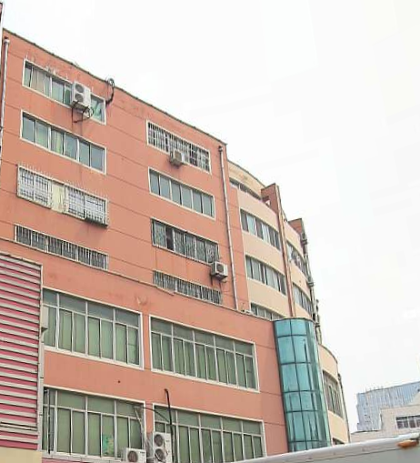  p>芳华园购物中心住宅楼位于烟台市莱山迎春大街,共计房屋104户. /p>