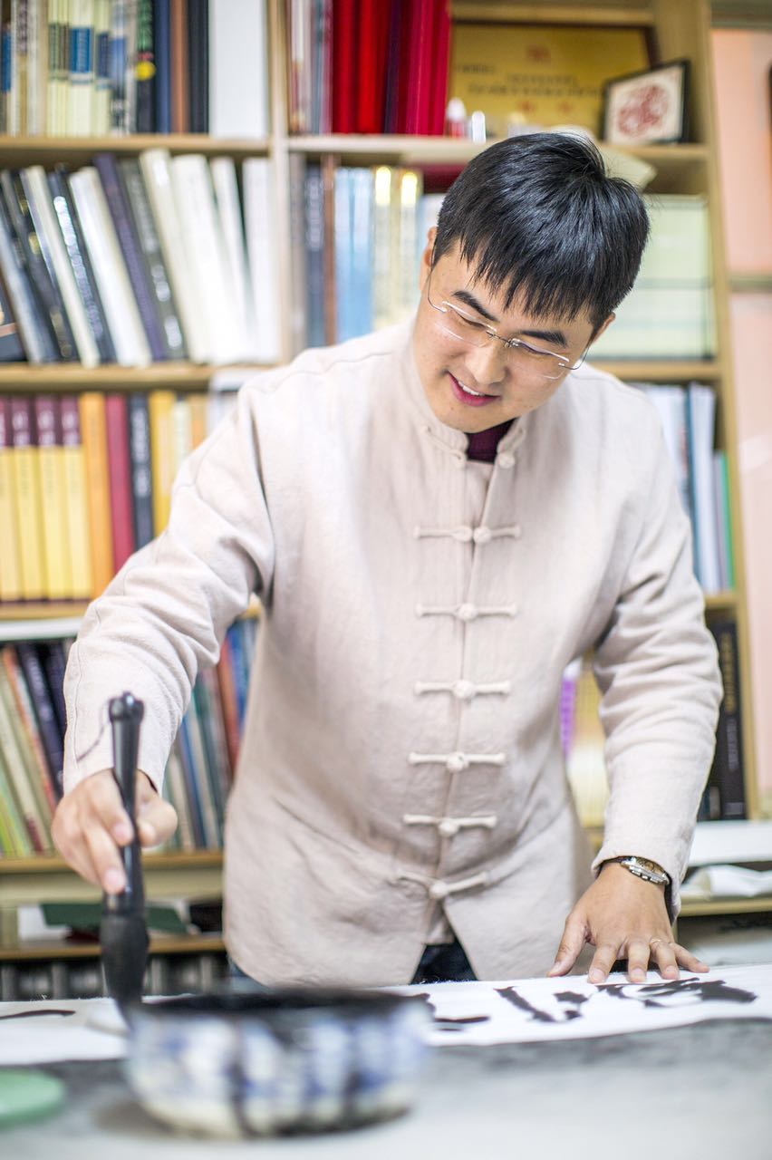 杨飞