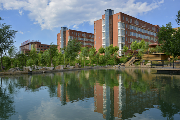  p>红旗渠干部学院位于"人工天河" a target="_blank" href="/item