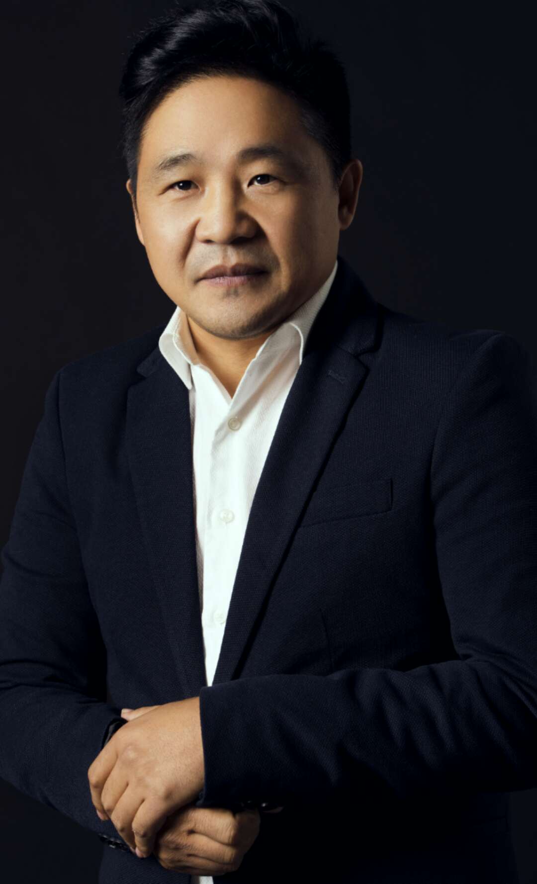  p>来喜,原名许玉军,出生于山东省临沂市费县,中国大陆男演员,空政