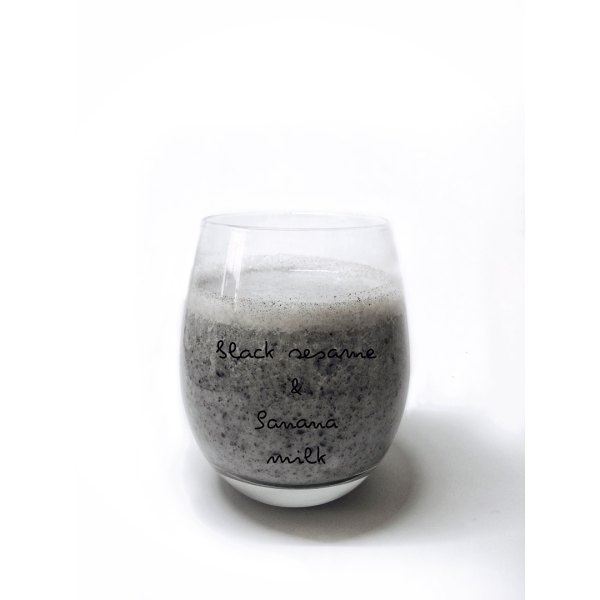 黑芝麻香蕉牛奶