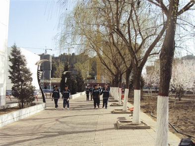  p>乌海市第一中学简称" a href="#" data-lemmaid="8772624">乌海
