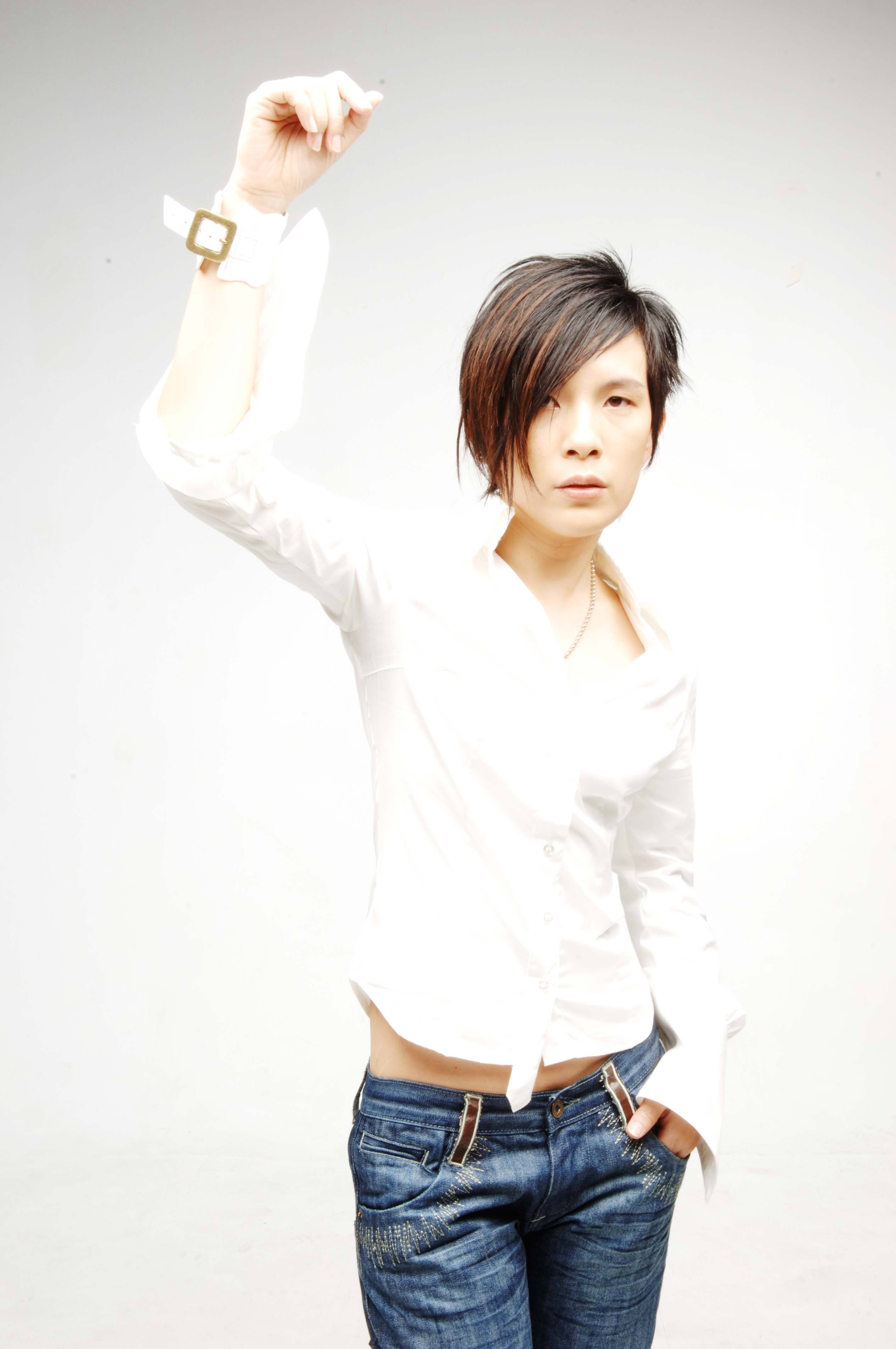 留住你不要走》是 a target="_blank" href="/item/潘美辰/1204159"