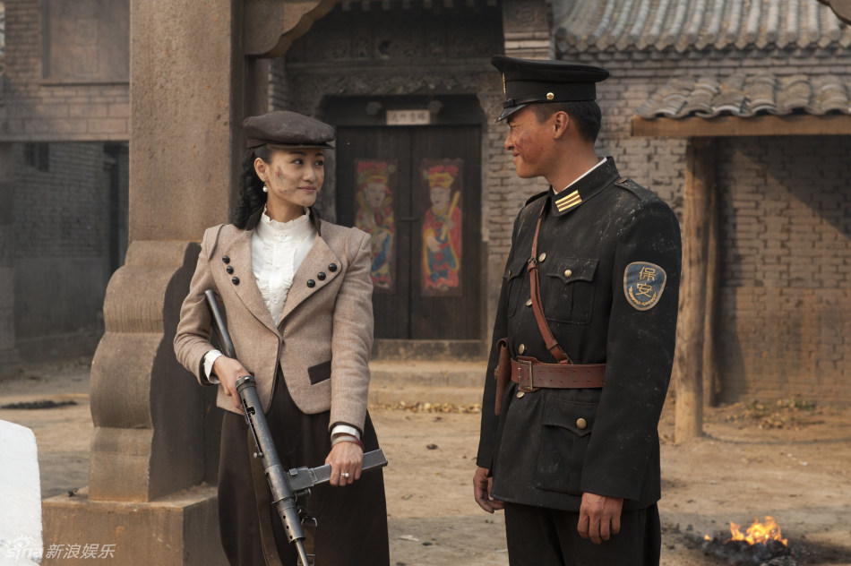 target="_blank" href="/item/中央戏剧学院">中央戏剧学院 /a>表演系