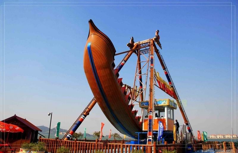  p>达蓬山主题乐园,乐园内总共设置有七个大区,一百多个项目.
