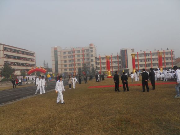  p>汉川四中创建于1956年7月,座落在汉川西部古镇脉旺镇. /p>