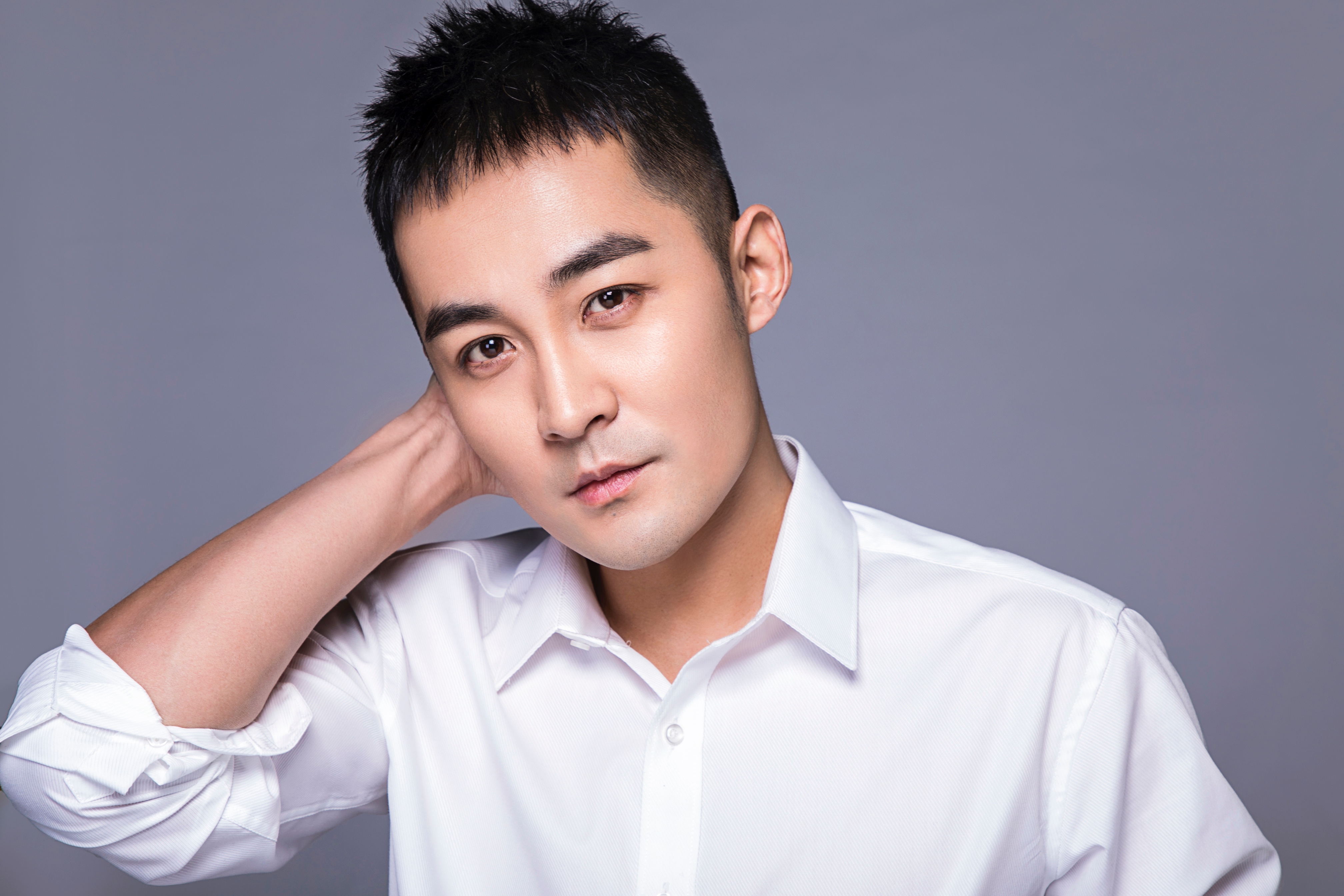  p>张粟,1987年9月24日出生于安徽省合肥市,中国内地影视男演员,毕业