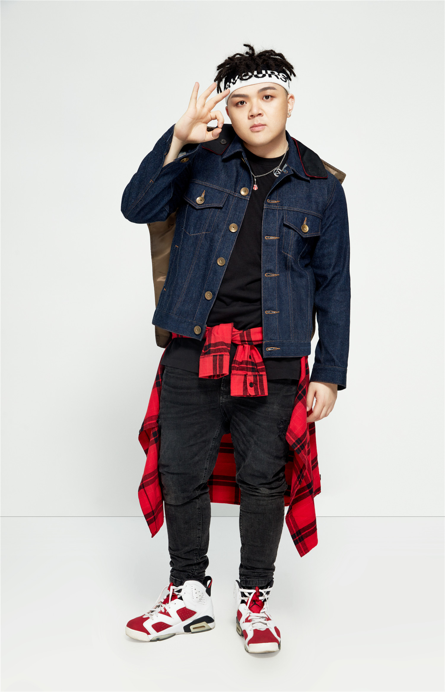  p>艾福杰尼(after journey),本名陈嘉申,1992年3月26日出生于新疆