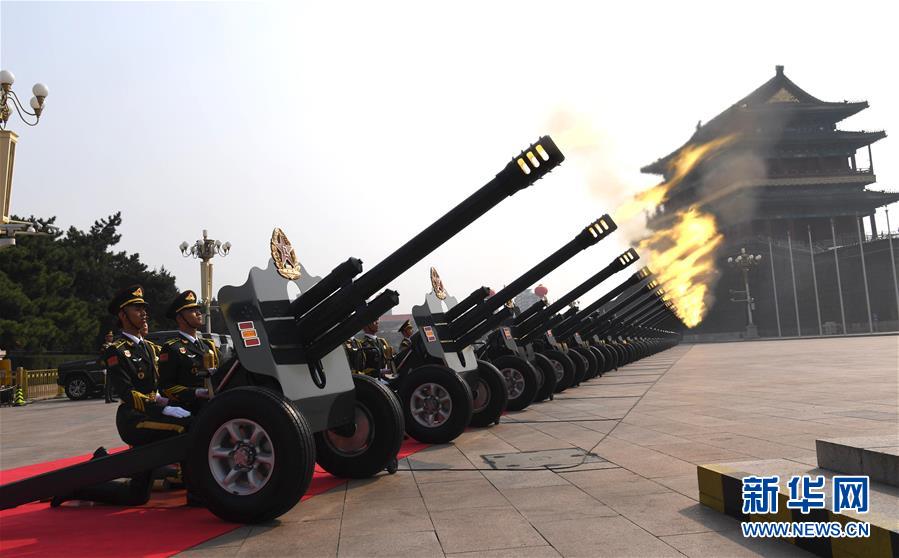  p data-id="go0pwfx0nr">礼炮,是举行隆重典礼或欢迎贵宾表示敬礼时