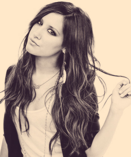  p>阿什丽·提斯代尔(ashley tisdale),1985年7月2日出生于美国新泽西