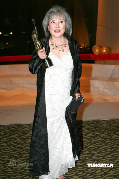  p>邵音音,本名倪小雁,1950年出生于香港,香港歌手,影视演员.