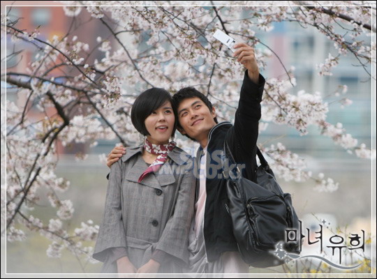  p>《魔女幼熙》是韩国 a target="_blank" href="/item/sbs/30553"