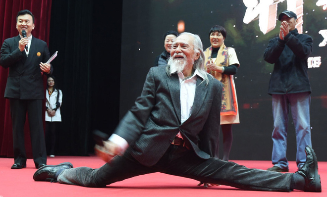 德顺,1936年8月20日出生于中国辽宁省沈阳市,中国内地男演员,造型哑剧