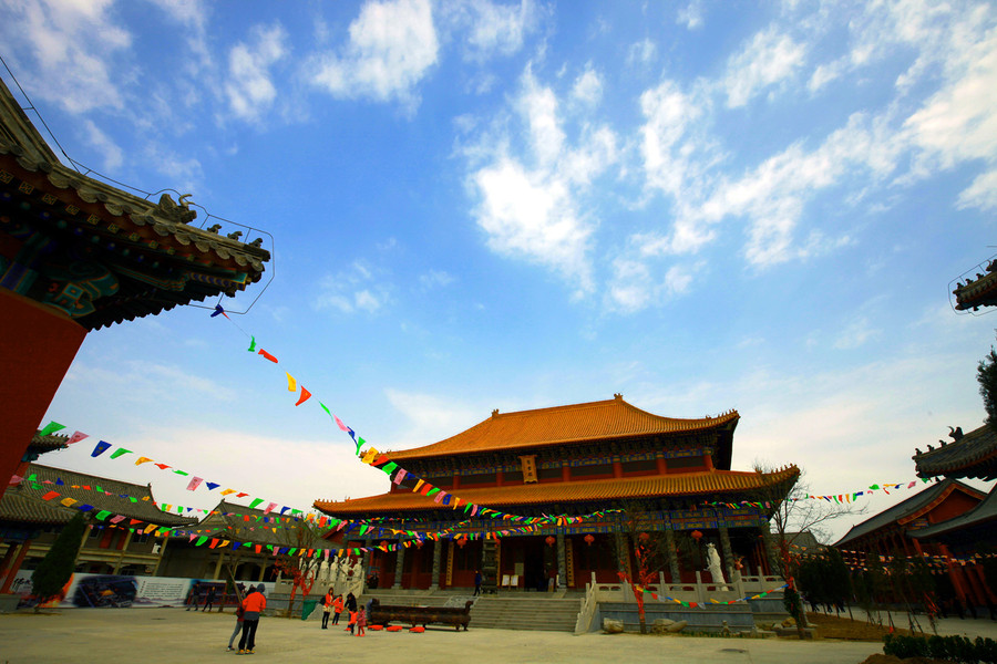  p>青县盘古庙风景区位于沧州市青县盘古镇.