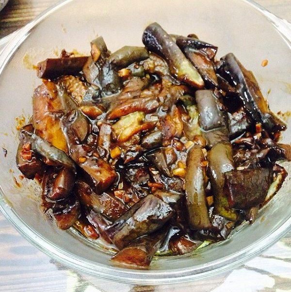 属于 a href="#" data-lemmaid="1586443">东北菜 /a>系,主要食材是 a