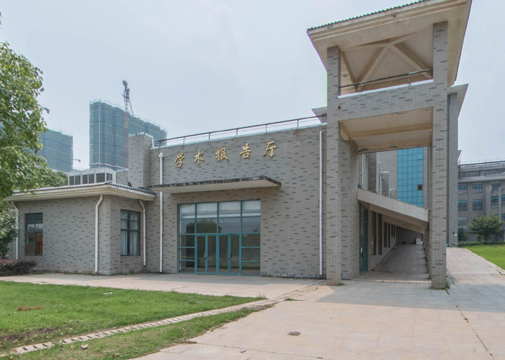  p>江西警察学院是经 a target="_blank" href="/item/教育部/239078"