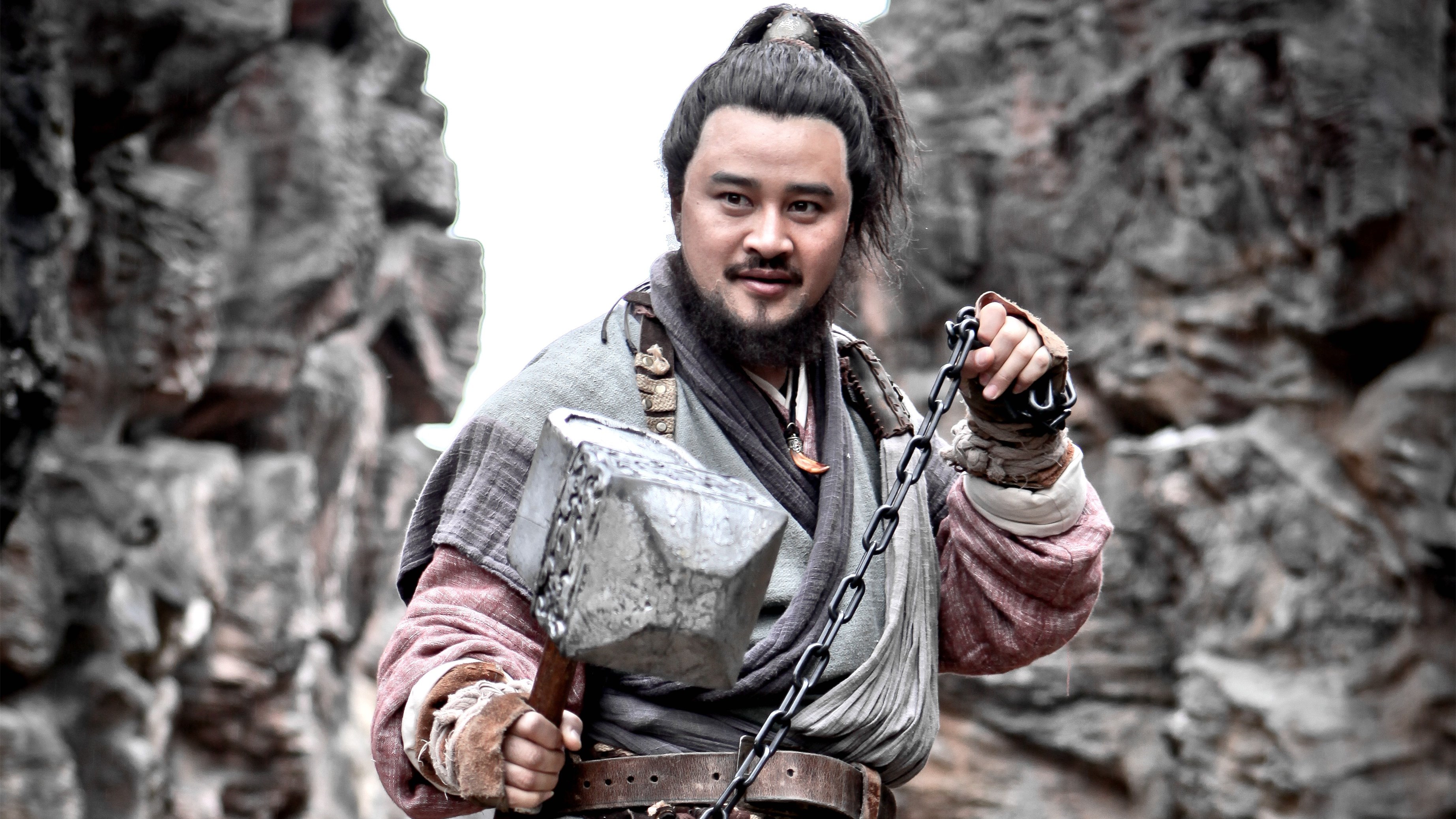 年3月15日出生于黑龙江省五常市,毕业于北京电影学院,中国内地男演员