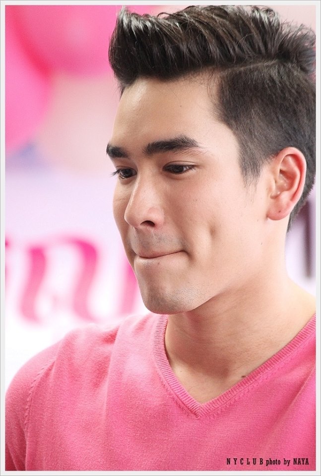 1991年12月17日出生于泰国孔敬,泰国影视演员,模特