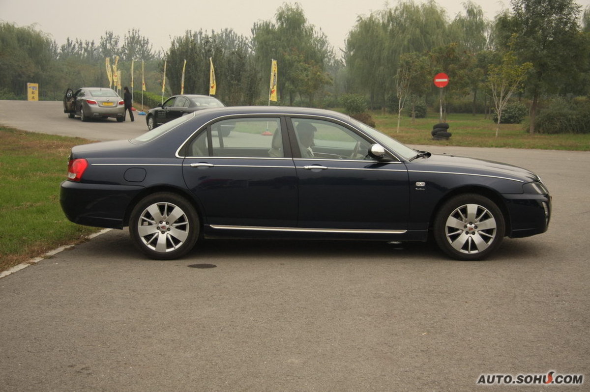 >轿车设计与技术基因的中高端轿车产品,荣威roewe750秉承英伦贵族气质