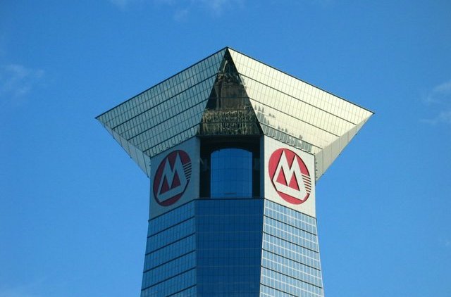  p>招商银行大厦位于深圳市 a href="#" data-lemmaid="16869">深南