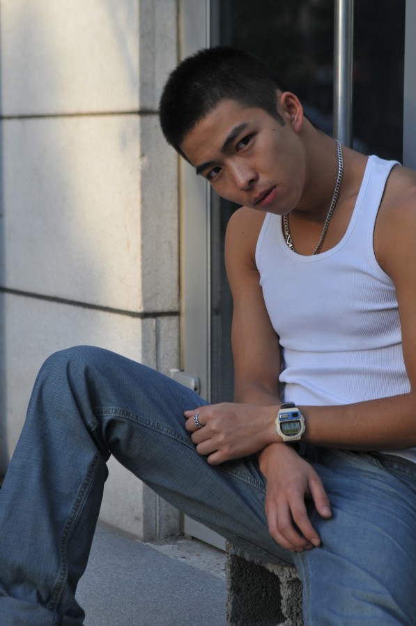  p>章宇,原名 a target="_blank" href="/item/章鑫/688272" data